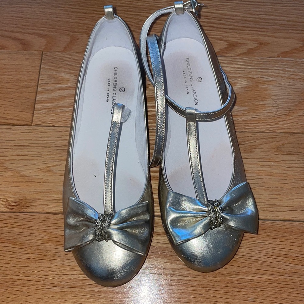 Dress shoes silver